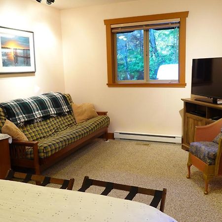 Summerhill Guest House Тофино Экстерьер фото