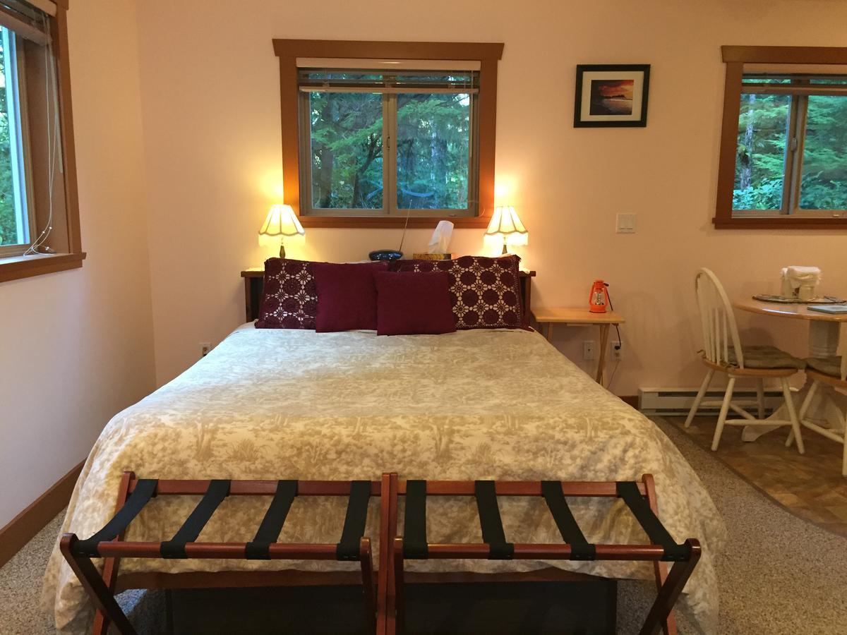 Summerhill Guest House Тофино Экстерьер фото