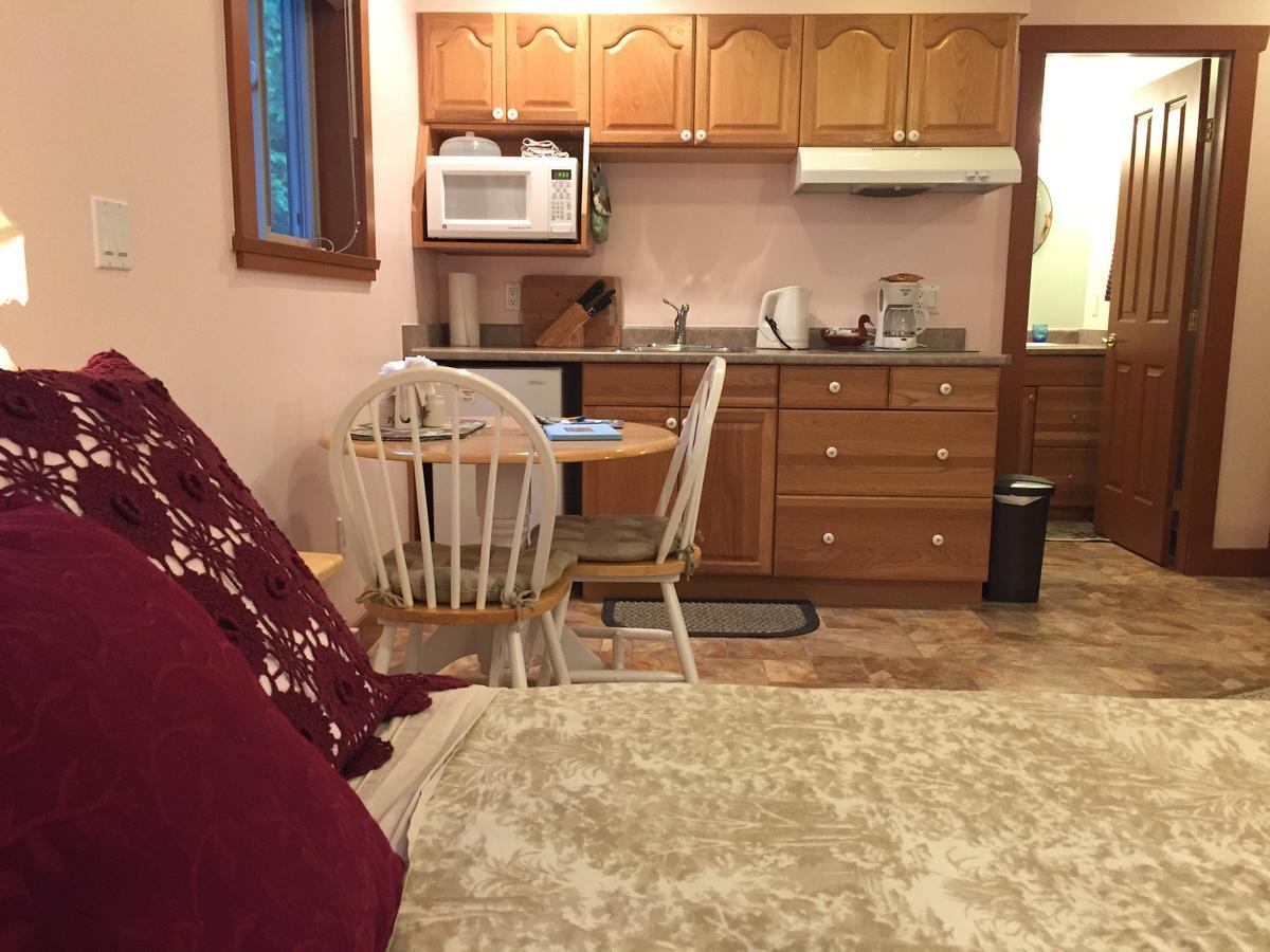 Summerhill Guest House Тофино Экстерьер фото