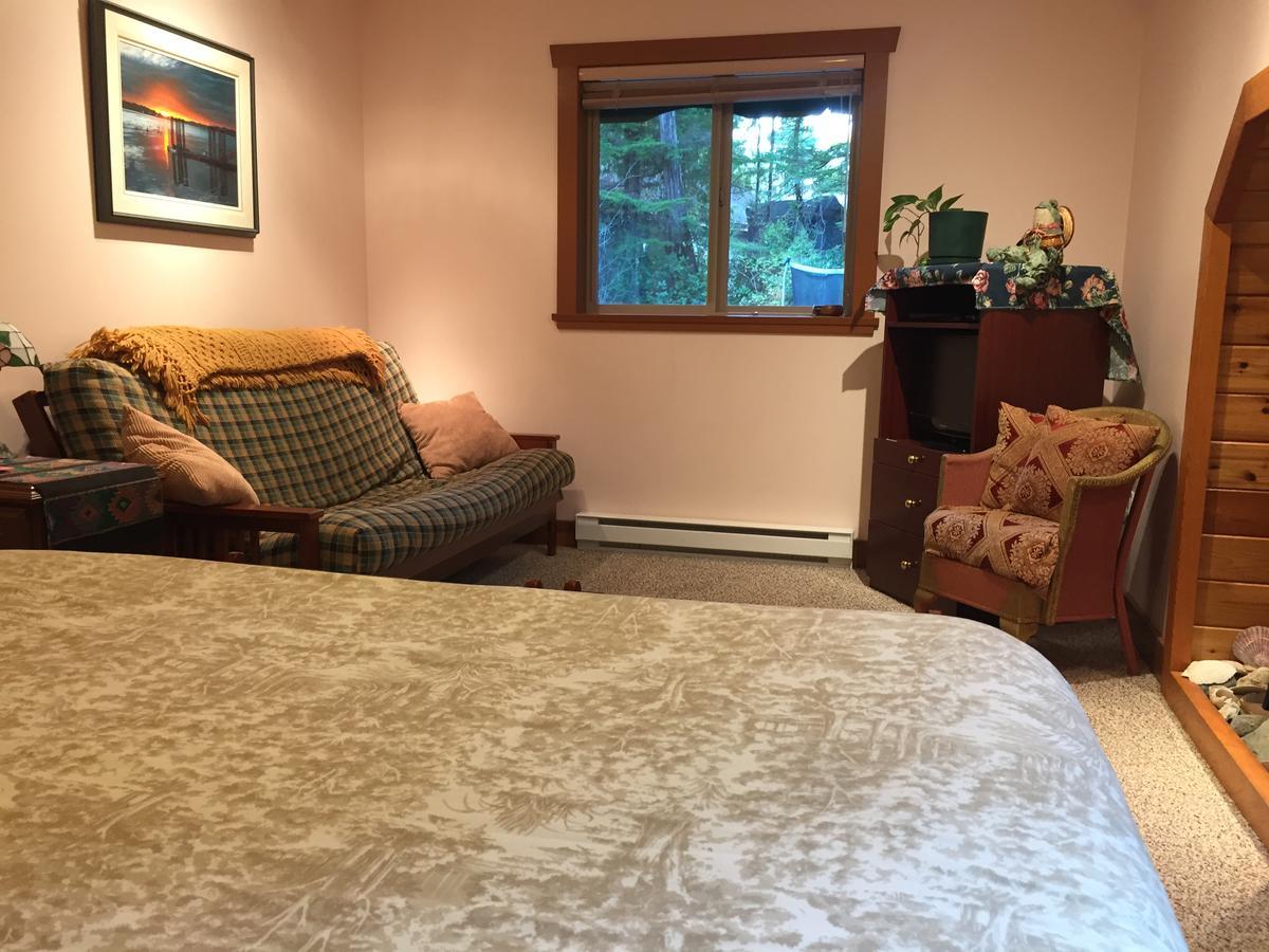 Summerhill Guest House Тофино Экстерьер фото