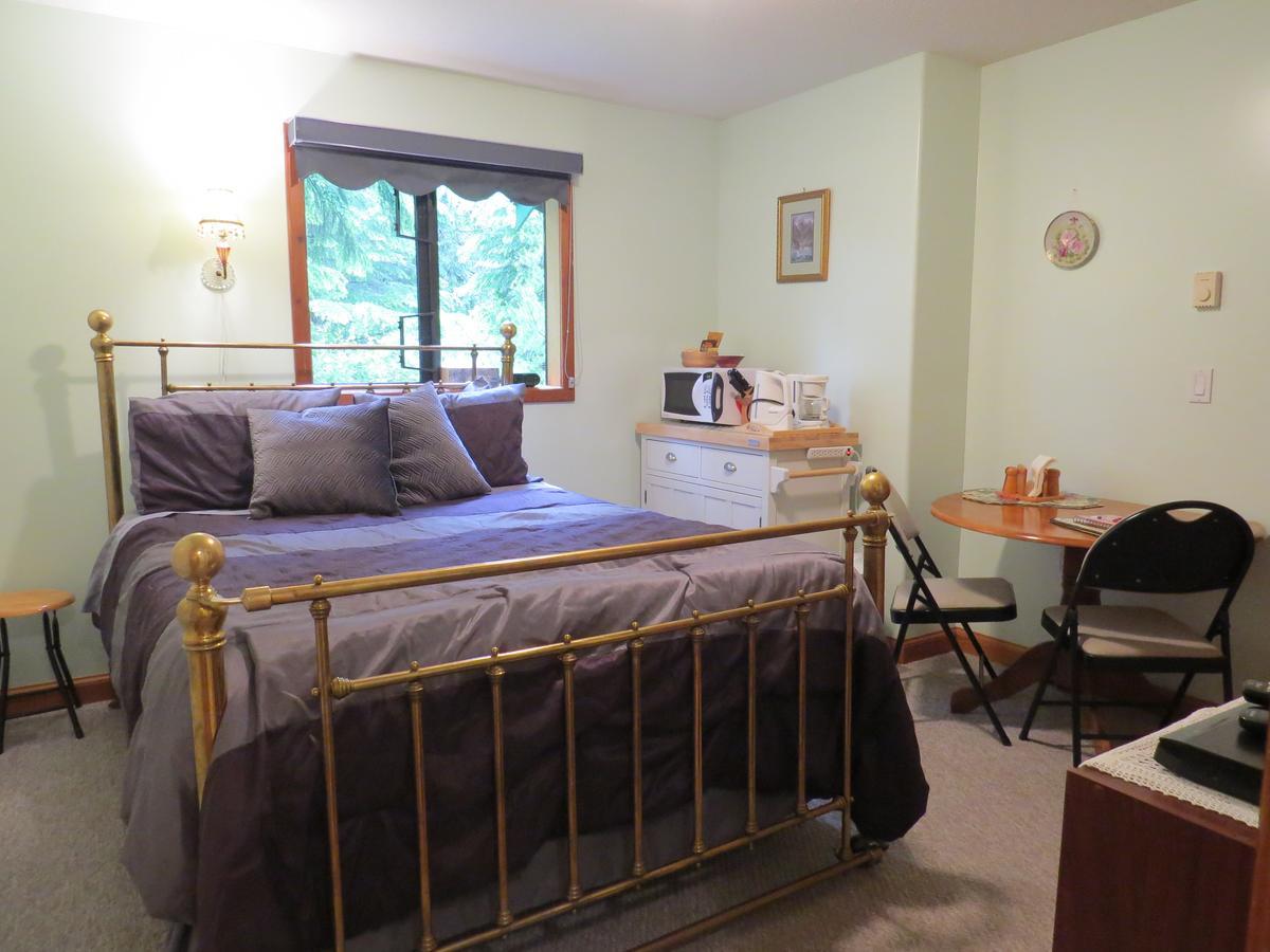 Summerhill Guest House Тофино Экстерьер фото