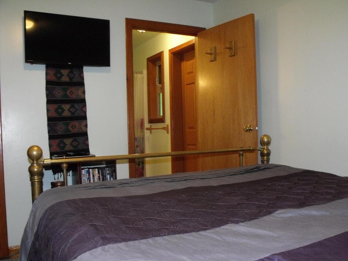 Summerhill Guest House Тофино Экстерьер фото