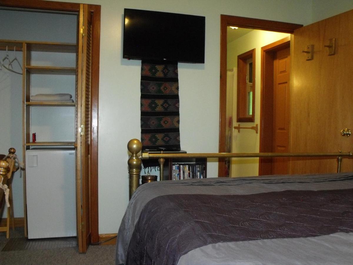 Summerhill Guest House Тофино Экстерьер фото